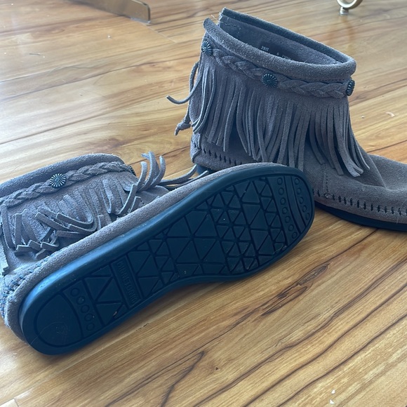 Minnetonka | Fringe Booties - Picture 5 of 5